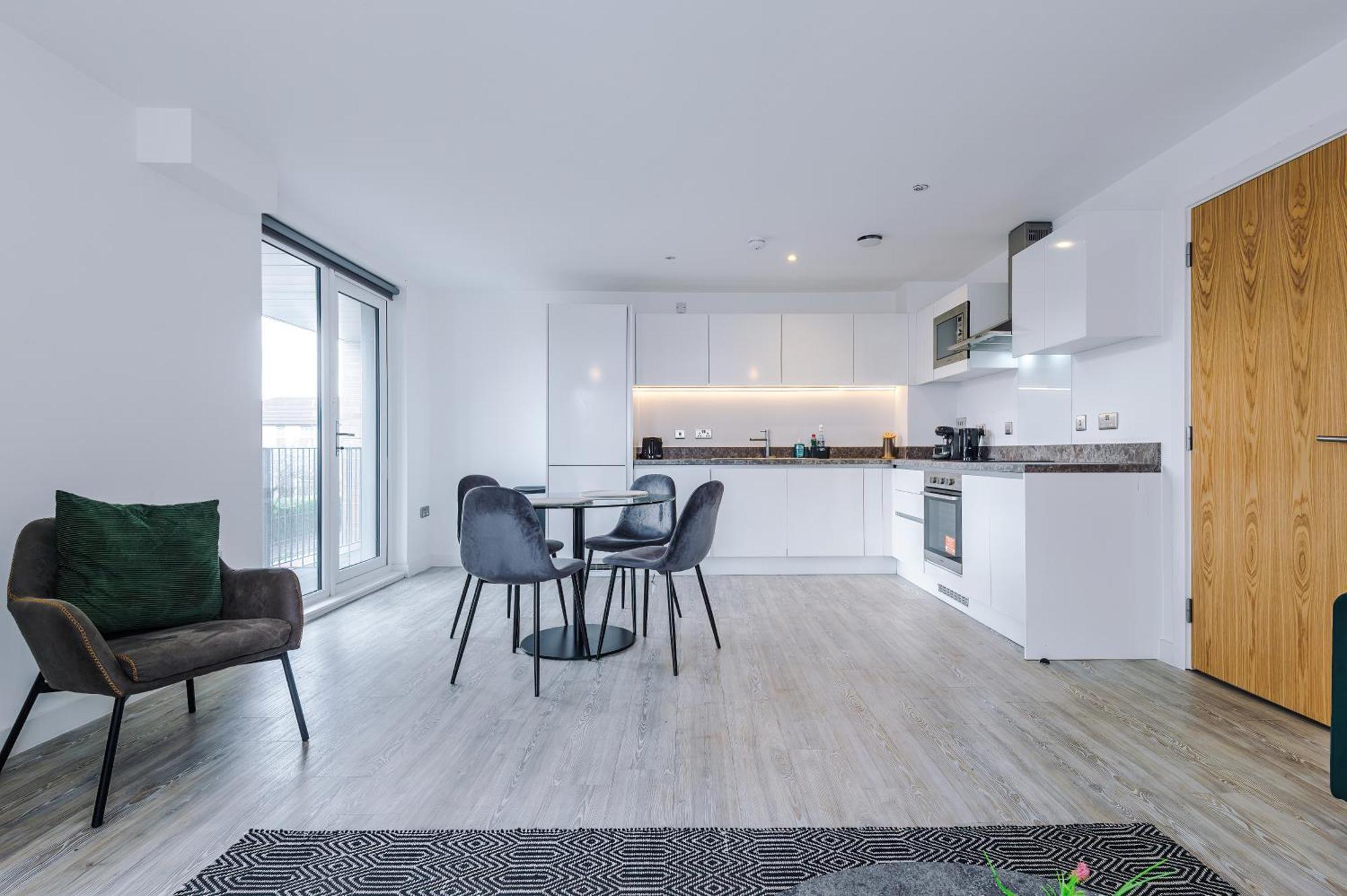 Modern 2 Bed Apartment With Balcony By Host A Home Manchester Exterior foto