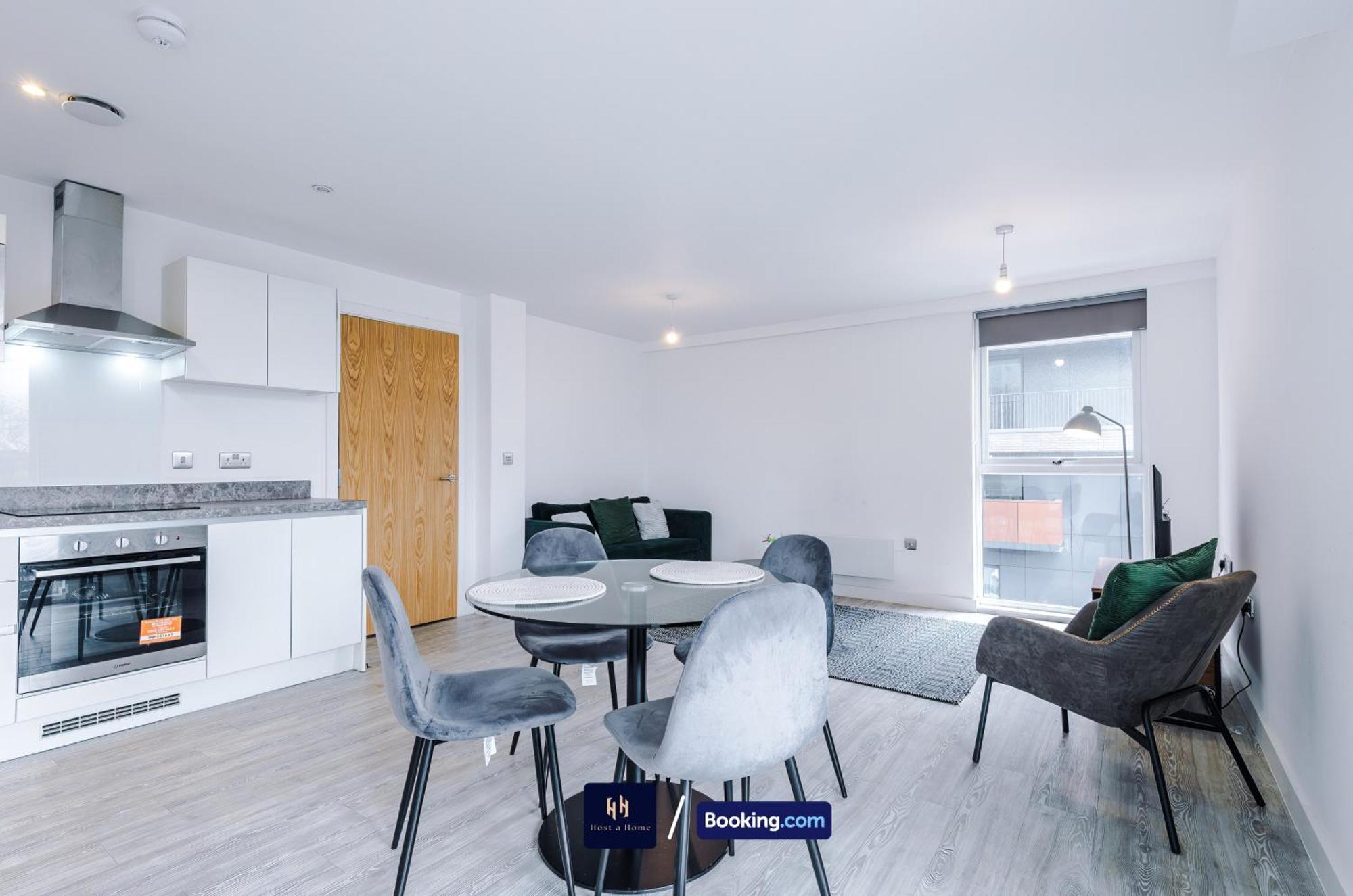 Modern 2 Bed Apartment With Balcony By Host A Home Manchester Exterior foto