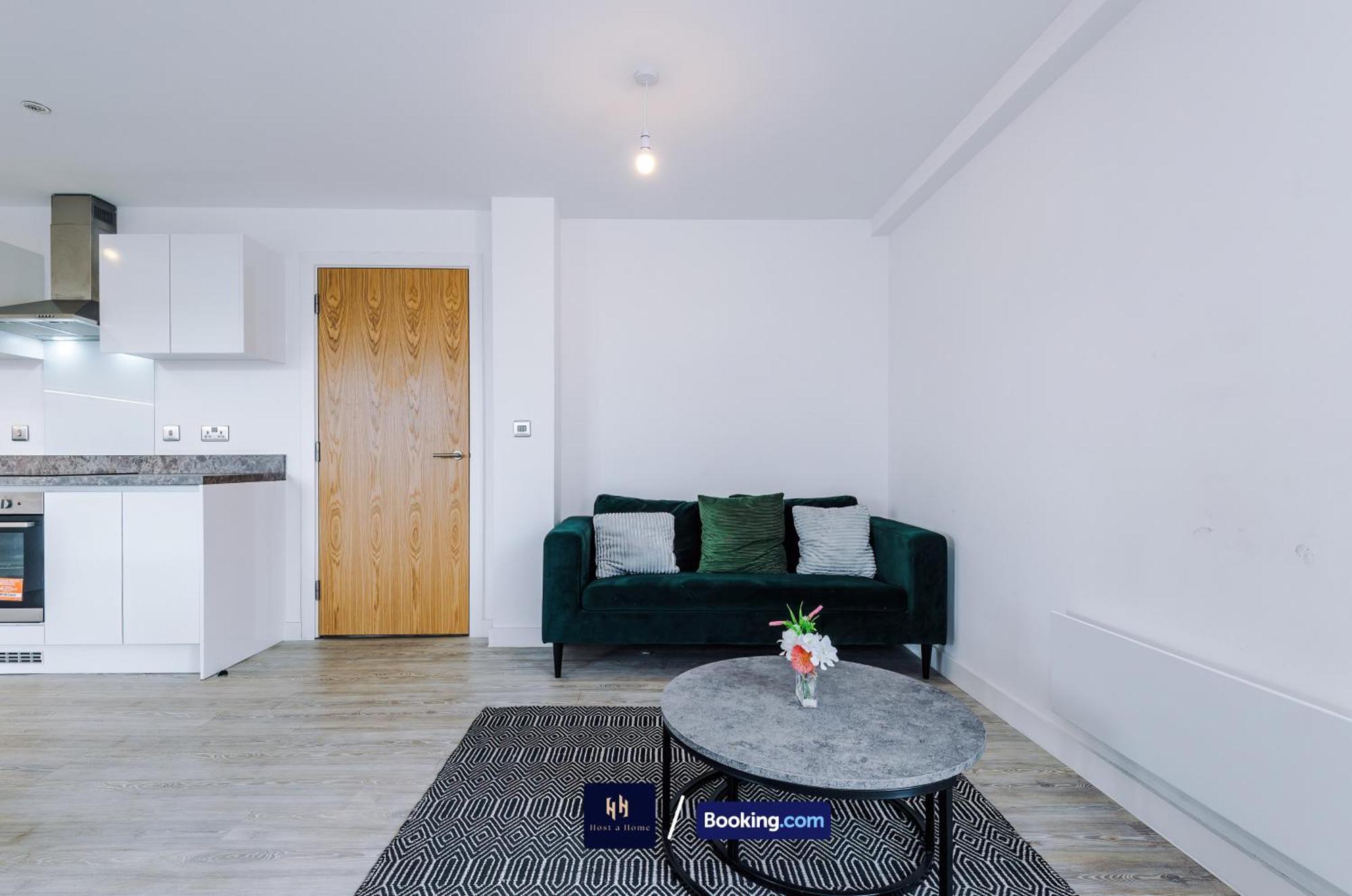 Modern 2 Bed Apartment With Balcony By Host A Home Manchester Exterior foto