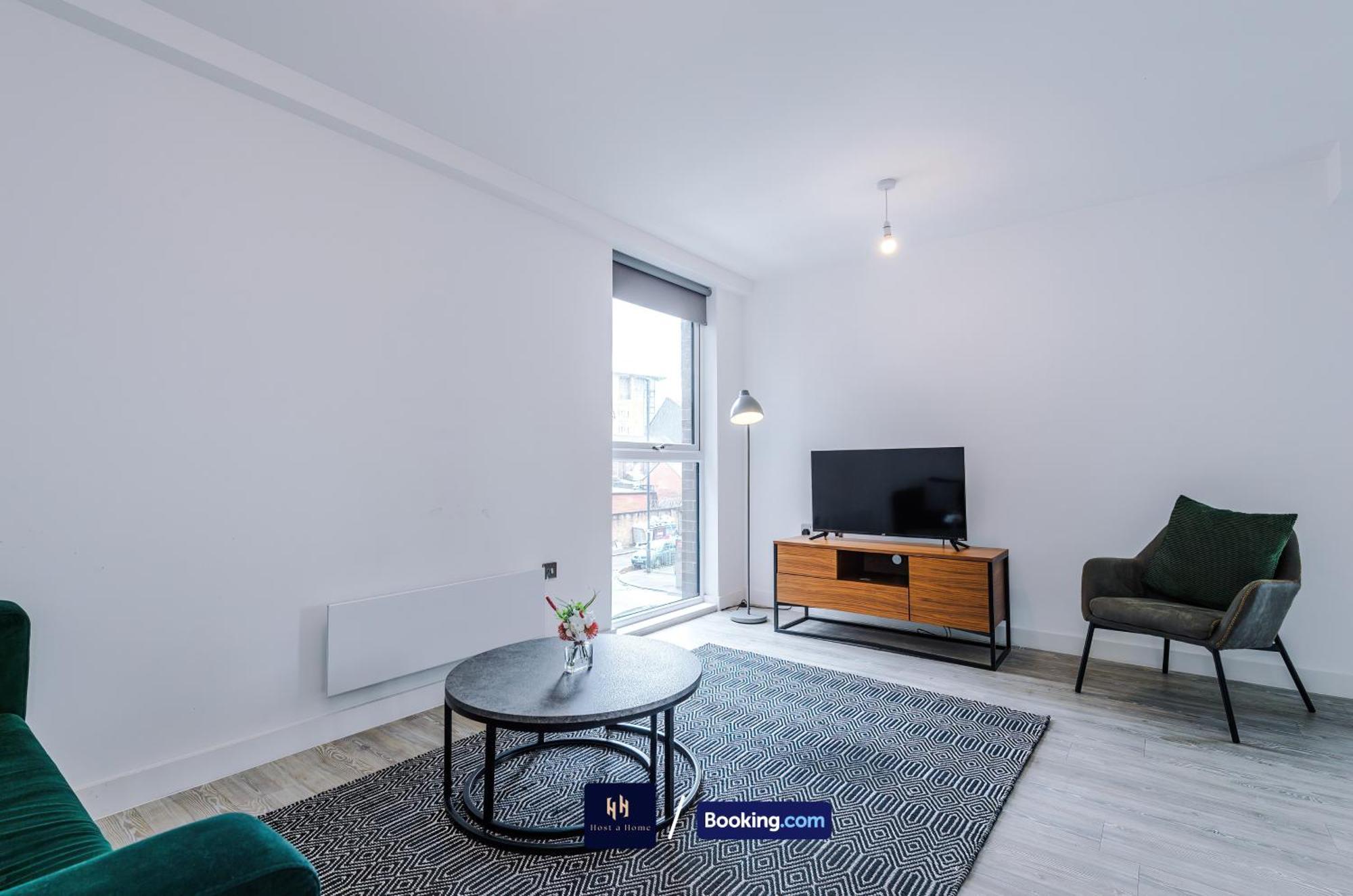 Modern 2 Bed Apartment With Balcony By Host A Home Manchester Exterior foto